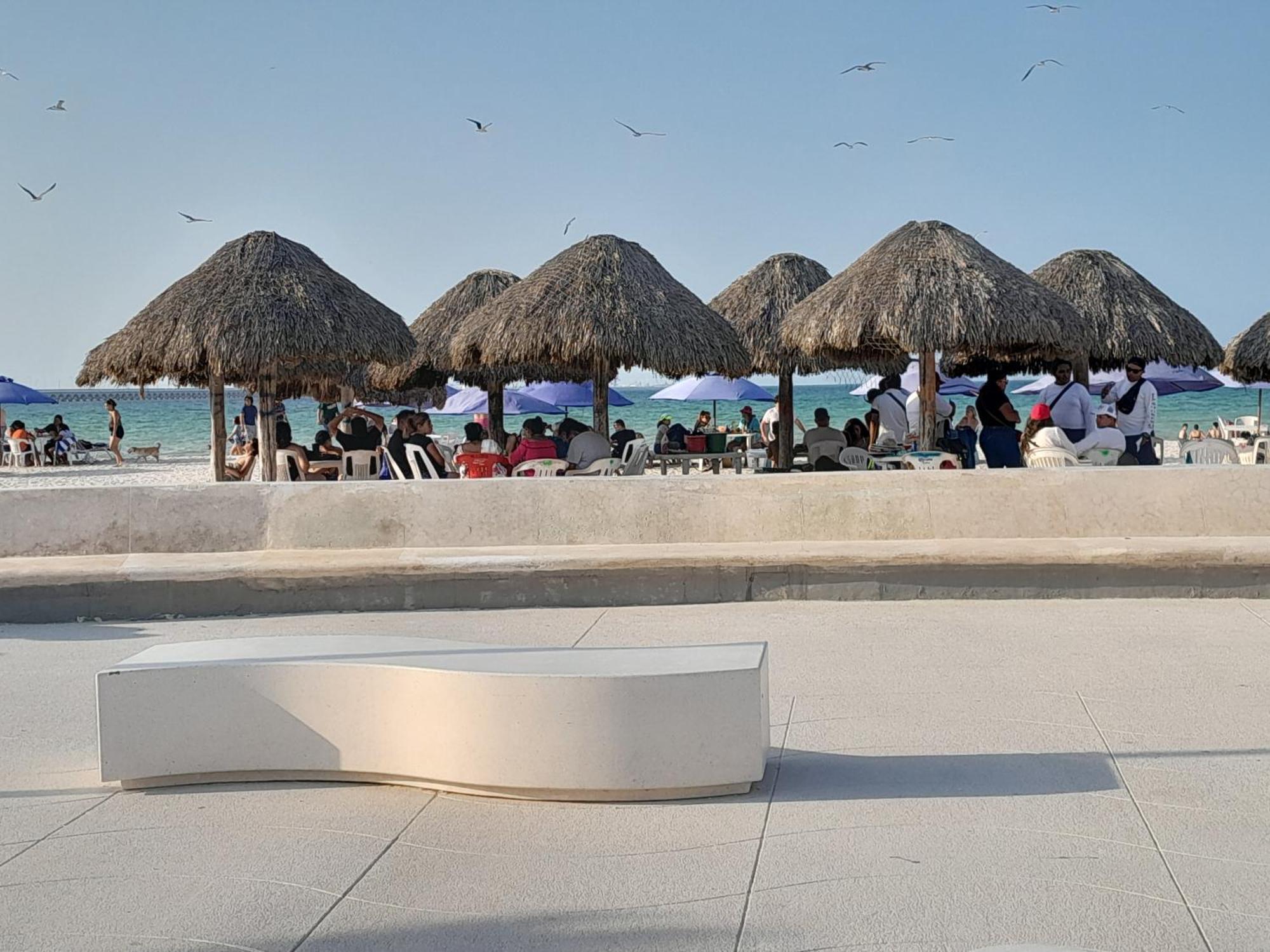 Malecon Beach House In Progreso 1 Block From Beach Kültér fotó