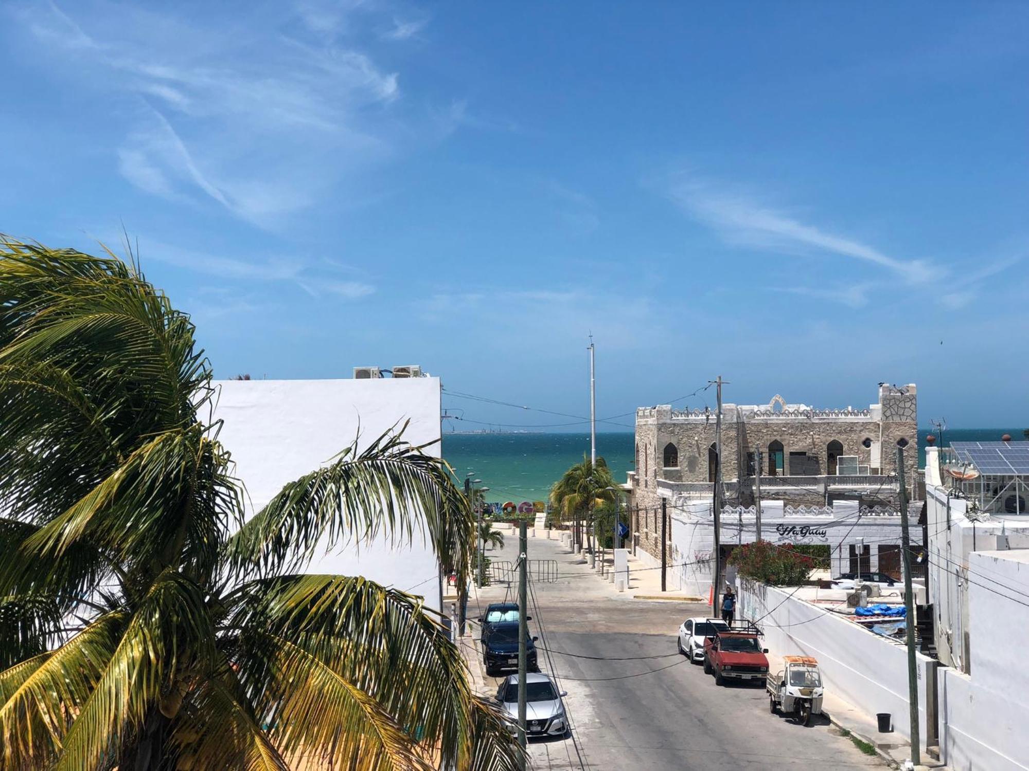 Malecon Beach House In Progreso 1 Block From Beach Kültér fotó